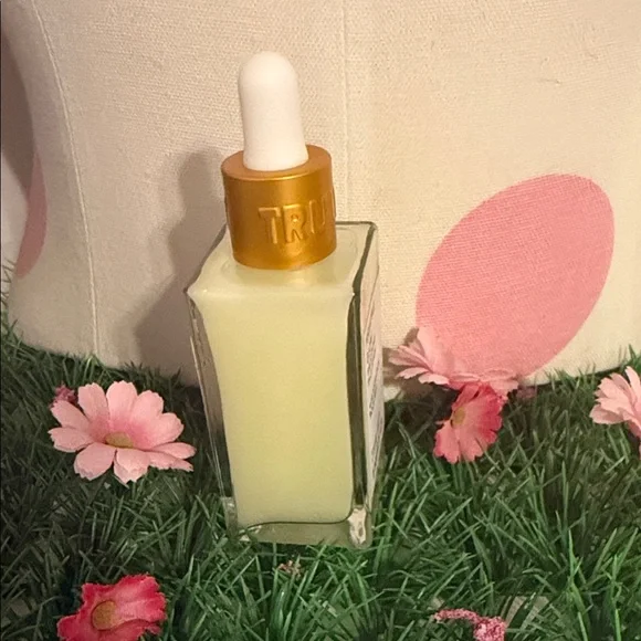 TRULY Pineapple Glow Smoothing Face Serum - Picture 3 of 4